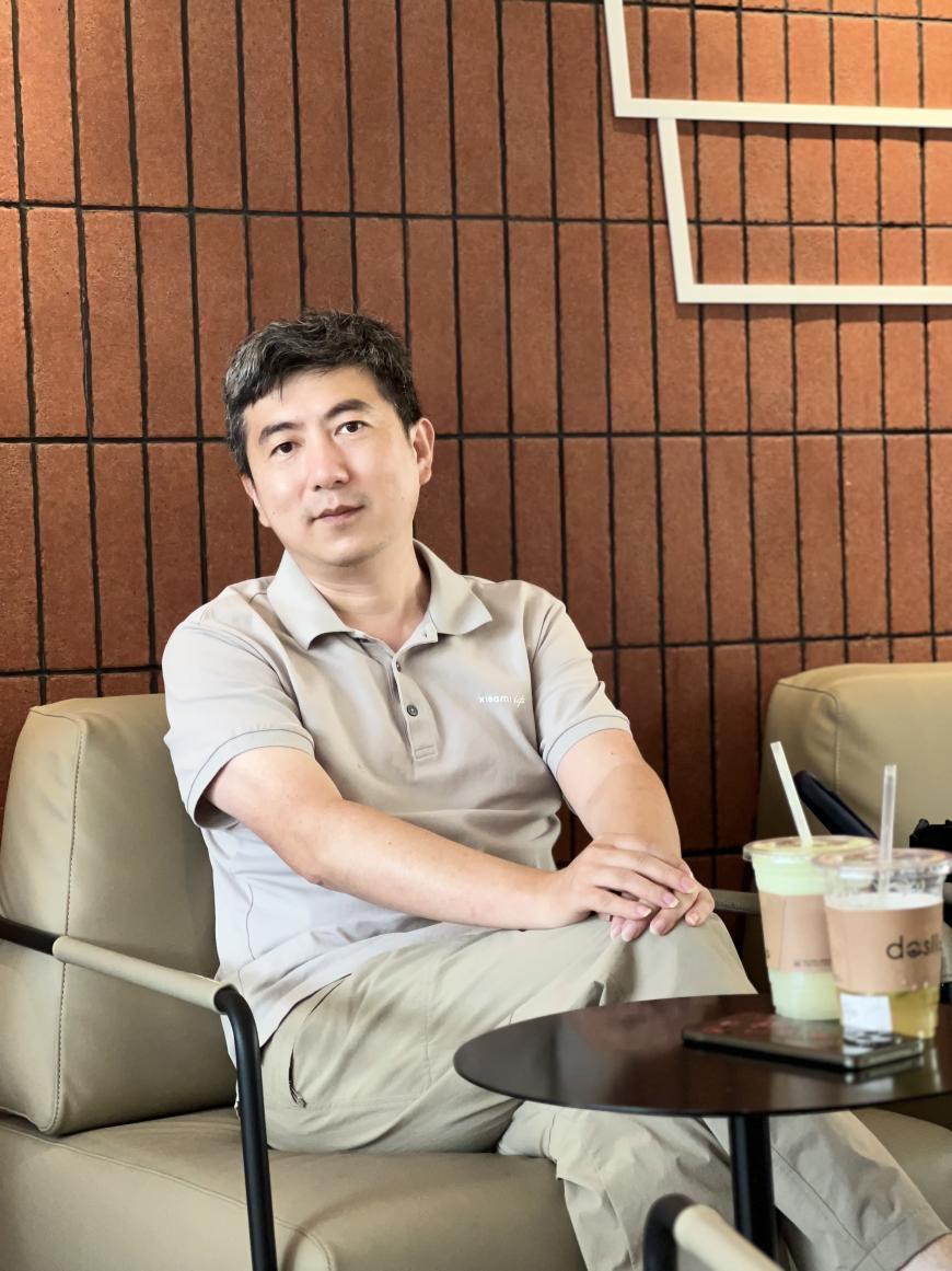 【视频】胡安:教技术更传温情,带学生用 AI为乡村记忆“存档”丨教师节之AI老师|胡安_新浪财经_新浪网
