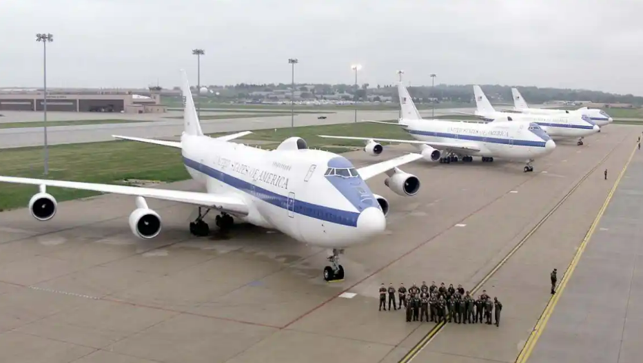 美国空军E-4B机队。