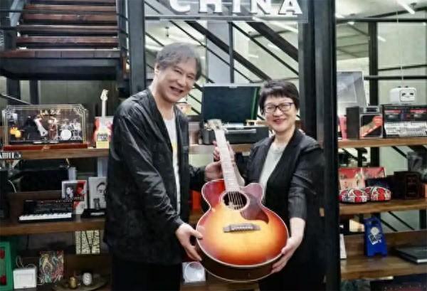 环球音乐版权中国签约“民谣诗人”马条将全球代理其词曲版权|马条_新浪财经_新浪网