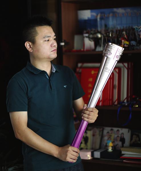 张兵:勤劳的快递小哥|张兵_新浪财经_新浪网
