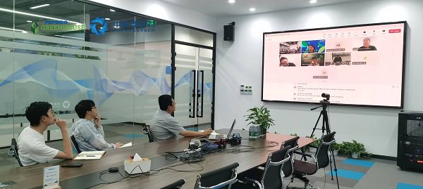 来自北京中科原动力科技有限公司的项目成员参加导师会议