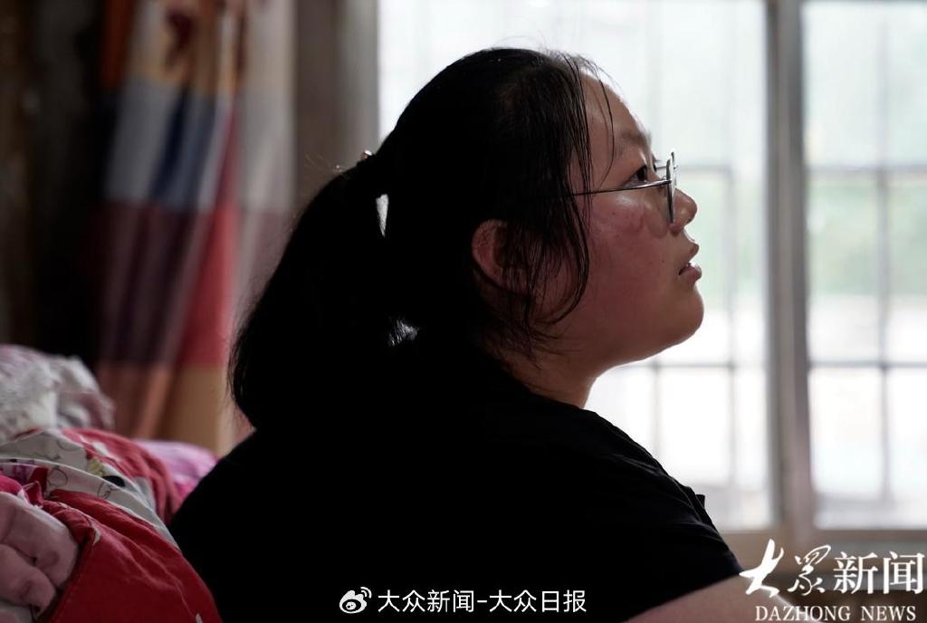 手指康复器材怎么用十二载无数次弯腰 祖父的脊背终成通途 坚强女孩何炎格：爷爷,大学到了_https://www.jmylbn.com_新闻资讯_第2张