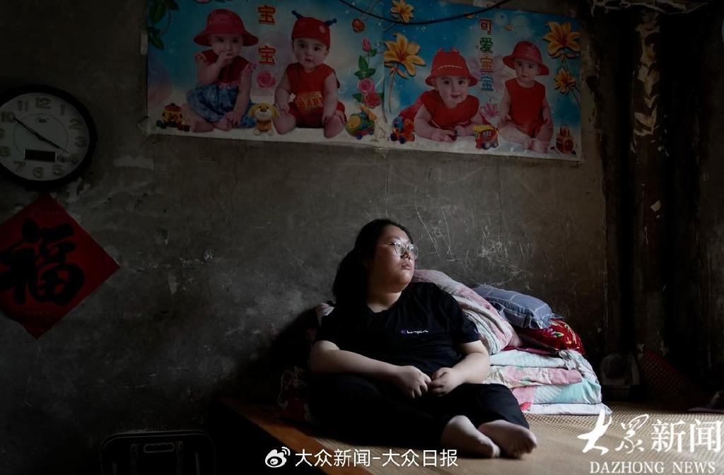 手指康复器材怎么用十二载无数次弯腰 祖父的脊背终成通途 坚强女孩何炎格：爷爷,大学到了_https://www.jmylbn.com_新闻资讯_第1张