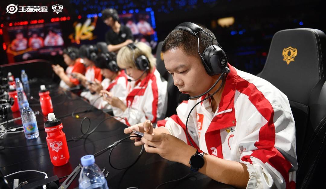 比赛中的孟家俊