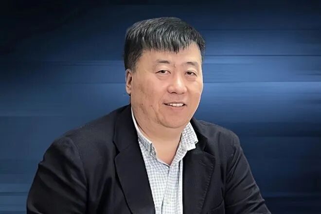 中潤光能董事長龍大強