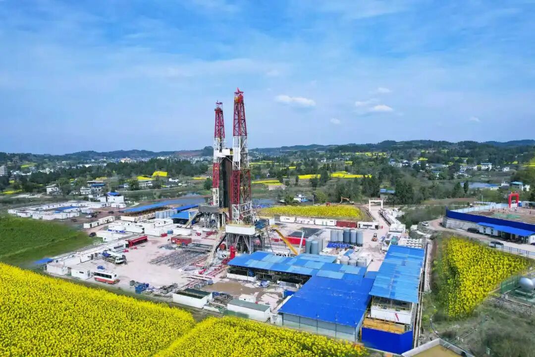资阳气田资阳2平台钻井施工现场