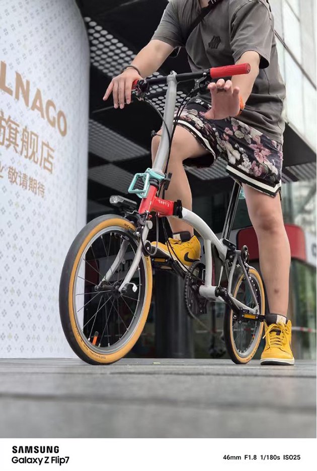 三星Galaxy Z Flip7样张