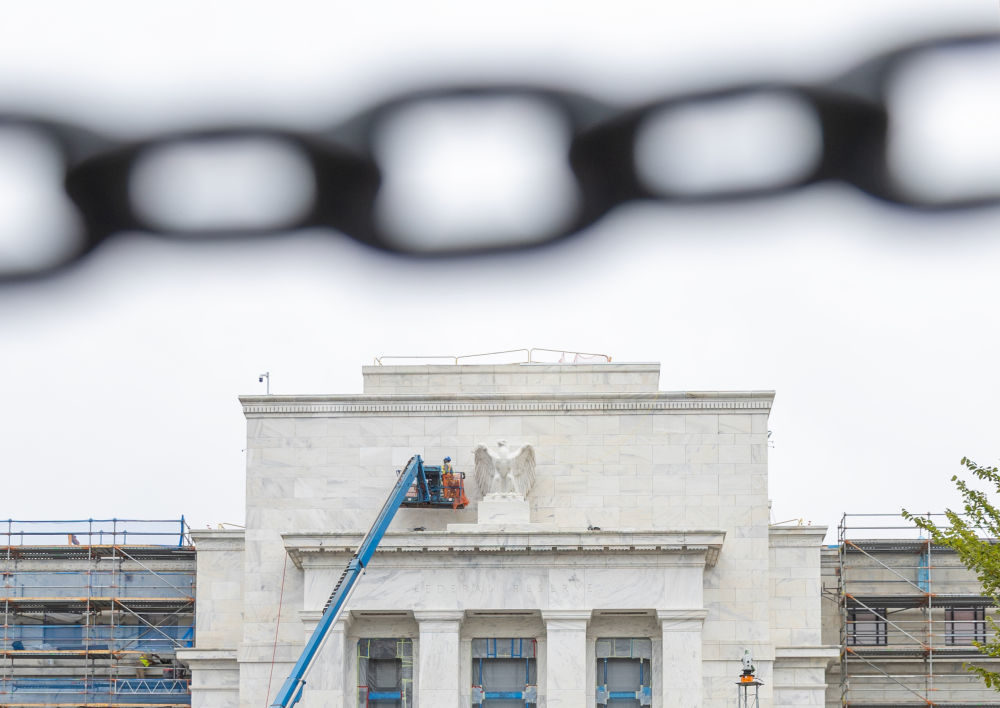 这是9月17日在美国首都华盛顿拍摄的美国联邦储备委员会大楼外景。新华社记者 胡友松 摄