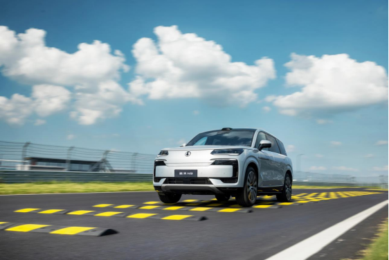 2026款腾势N9上新，以科技豪华定义大型SUV标杆