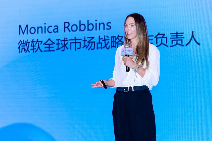 ▲ 微软全球战略合作伙伴负责人 Monica Robbins