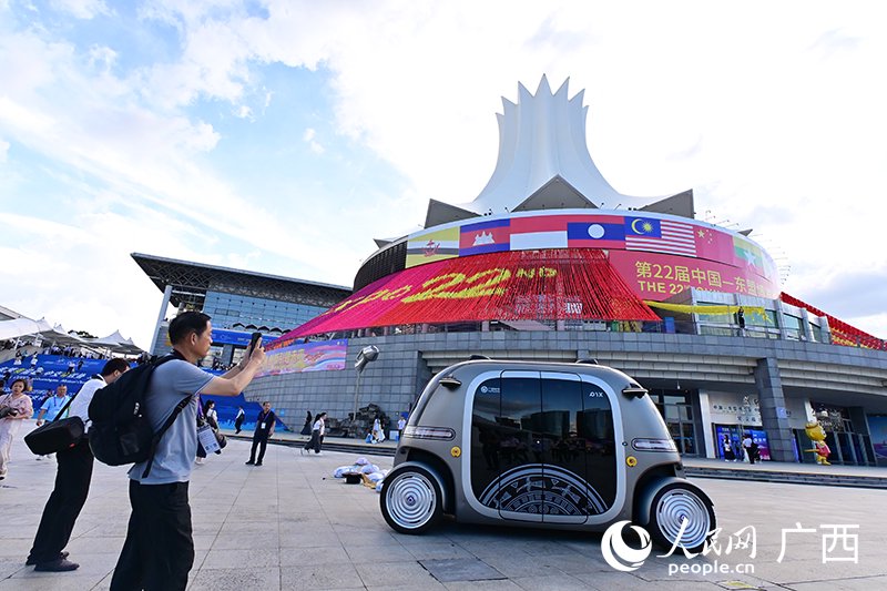 车辆在自动驾驶。人民网 雷琦竣摄