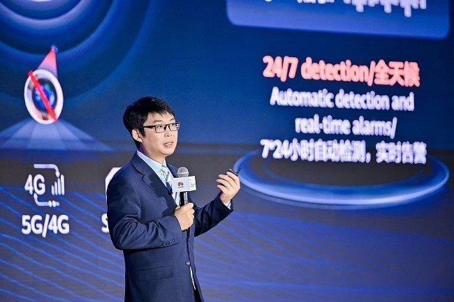     华为数据通信产品线园区网络领域总裁赵少奇发表演讲