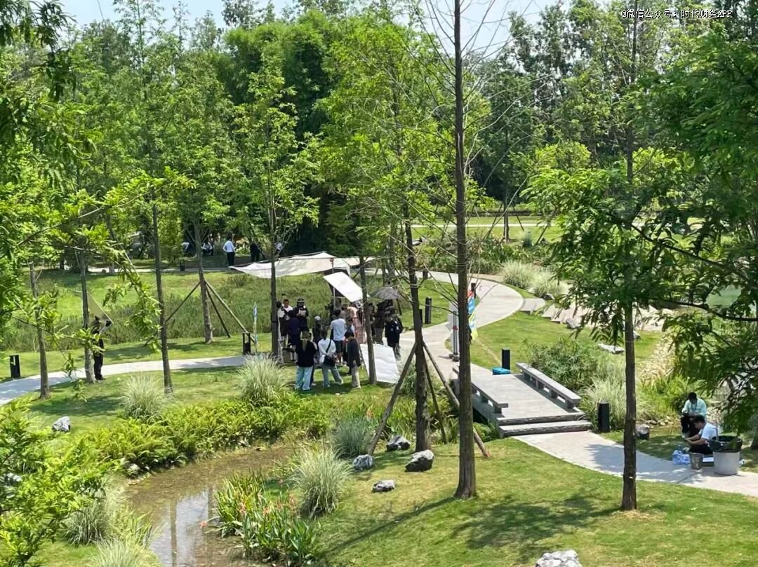 四川成都农博园短剧拍摄现场 时代财经摄