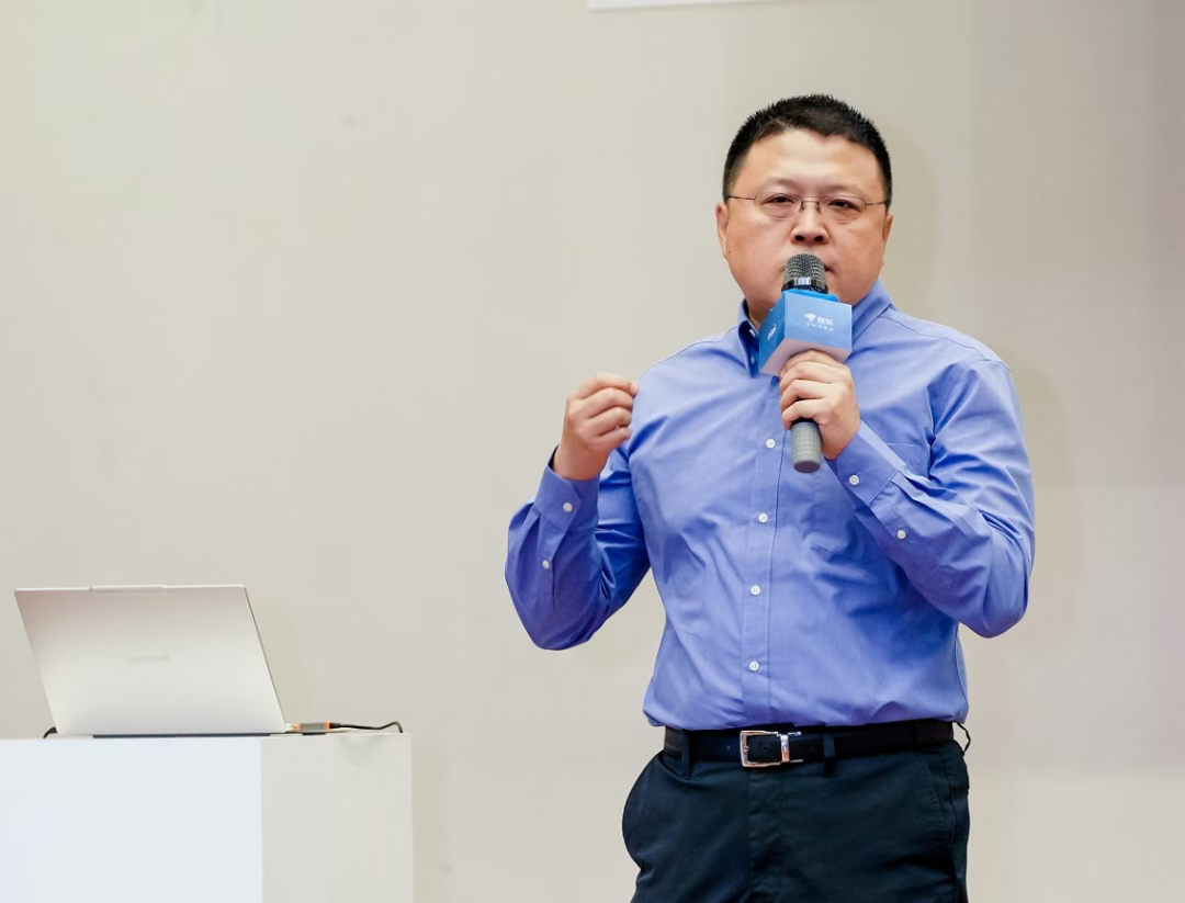 英特尔中国客户端消费业务总经理程淼发表演讲