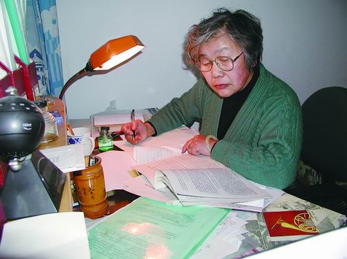 唐克丽工作照。