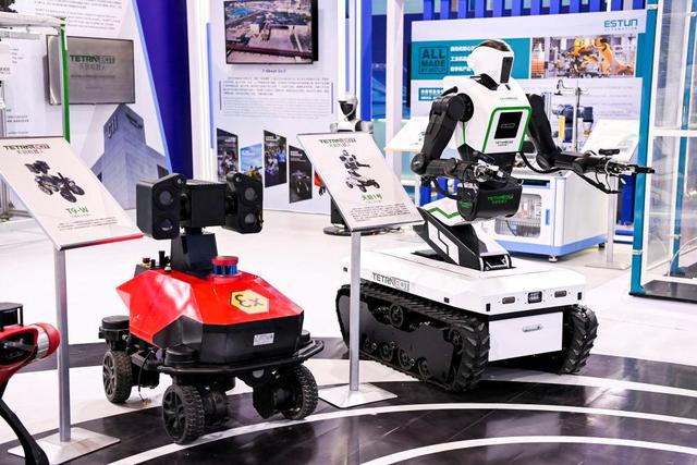 这是9月17日在广西南宁国际会展中心拍摄的人工智能设备。新华社记者 曹祎铭 摄