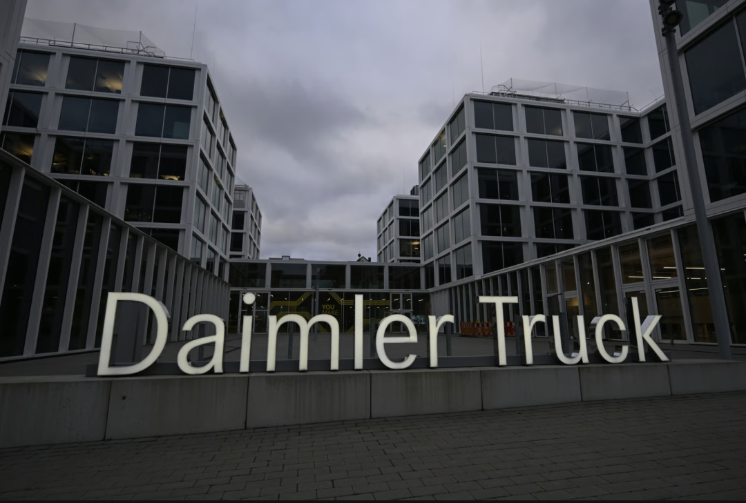 戴姆勒卡车与美国军火公司结成联盟