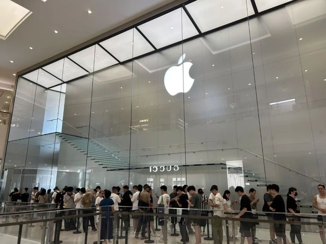 iPhone17系列新机正式发售!全国多门店无现货,“黄牛”现场专收Pro Max|苹果_新浪财经_新浪网