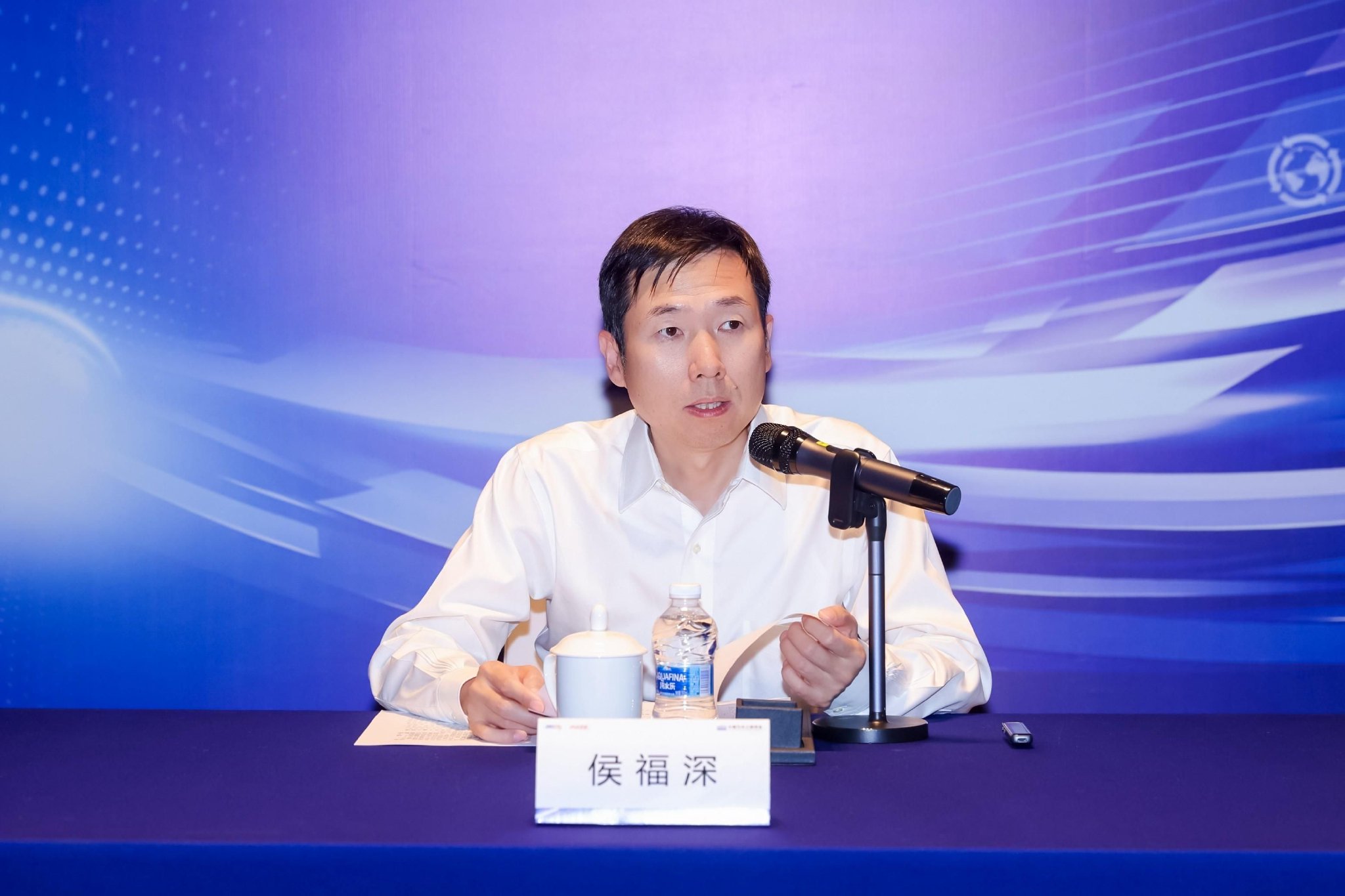 ▲中国汽车工程学会副理事长兼秘书长 侯福深