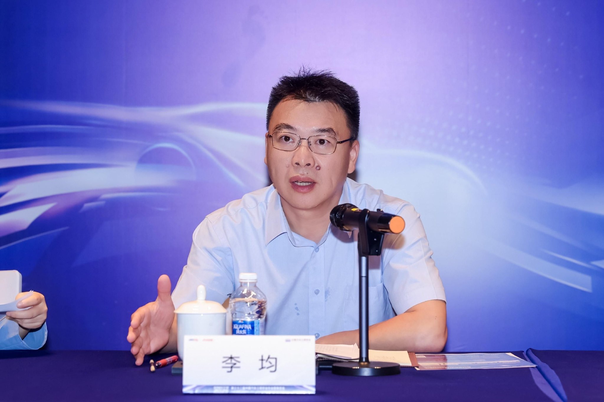 ▲重庆西永微电园产业投资集团有限责任公司党委委员、副总经理 李均