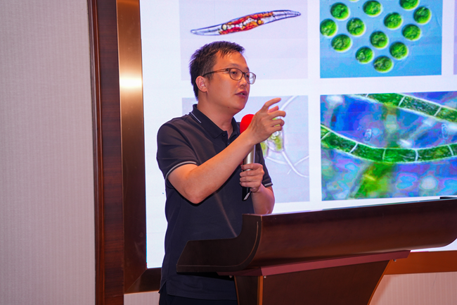 华东理工大学的范建华教授、科乐美战略合作科学家