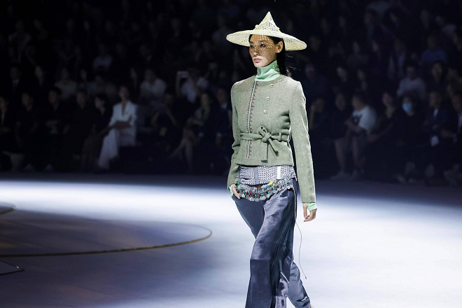 佳能EOS C400精准呈现布料细节与光影层次