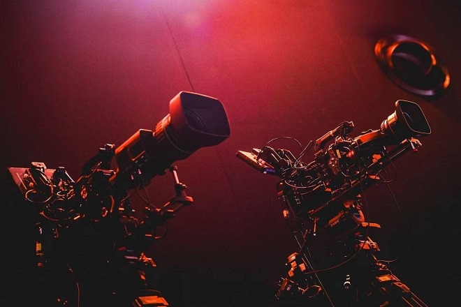 佳能“佳直播PRO”作为中国国际时装周官方直播技术合作伙伴提供全程技术支持