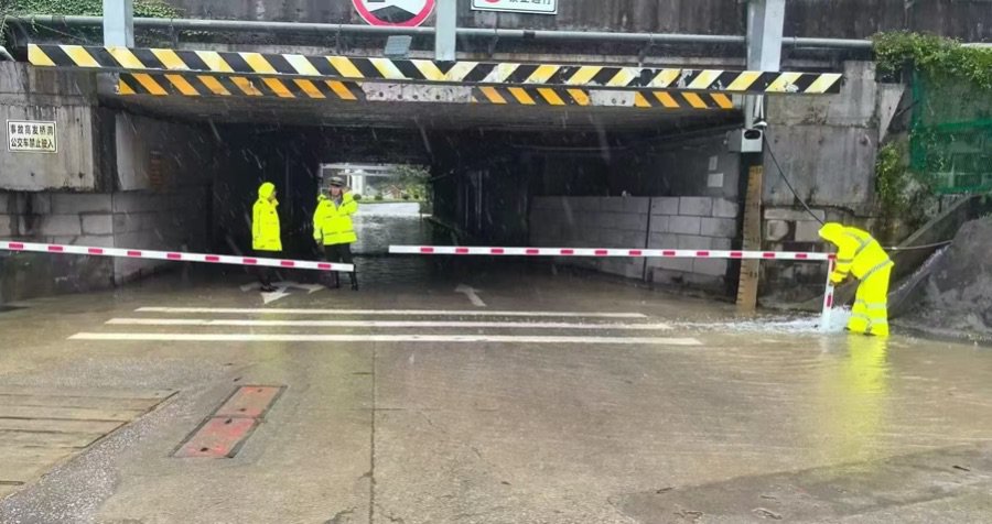 東莞發(fā)布全市暴雨橙色預(yù)警，多路段已臨時封閉