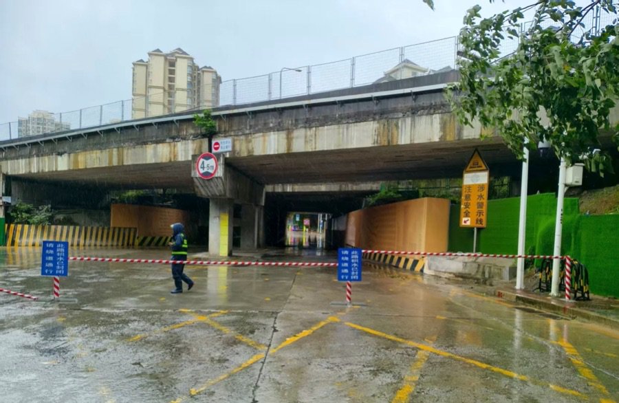 虎門(mén)鎮(zhèn)新尚路高速路涵已臨時(shí)封閉。受訪單位供圖