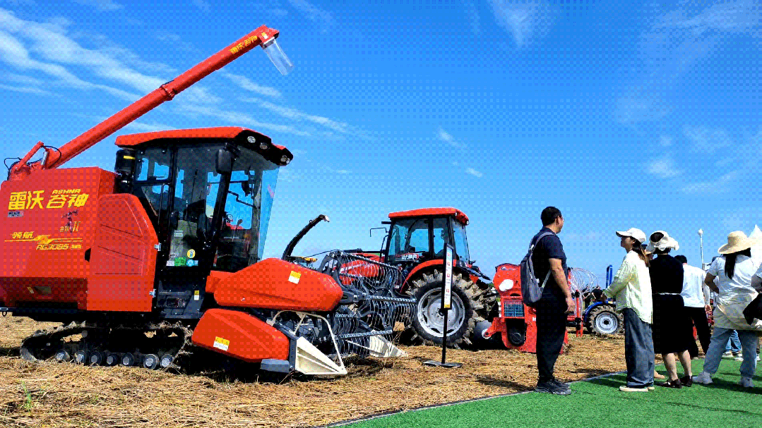 9月23日，四川省庆丰收活动现场