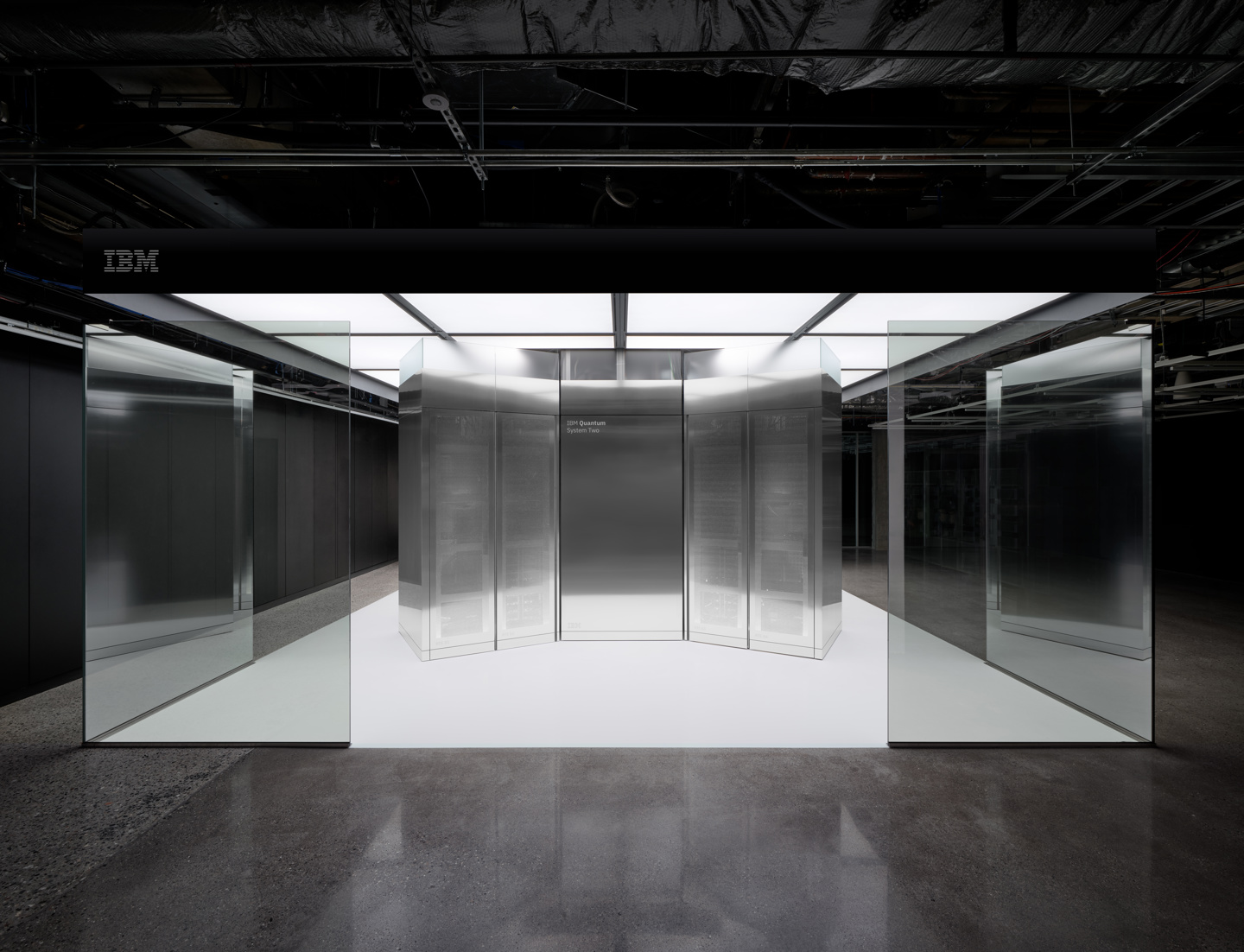 ▲ IBM Quantum System Two 量子计算机系统