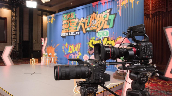 《密室大逃脱大神版 互动直播》中使用的佳能EOS C400和佳能EOS C80摄影机