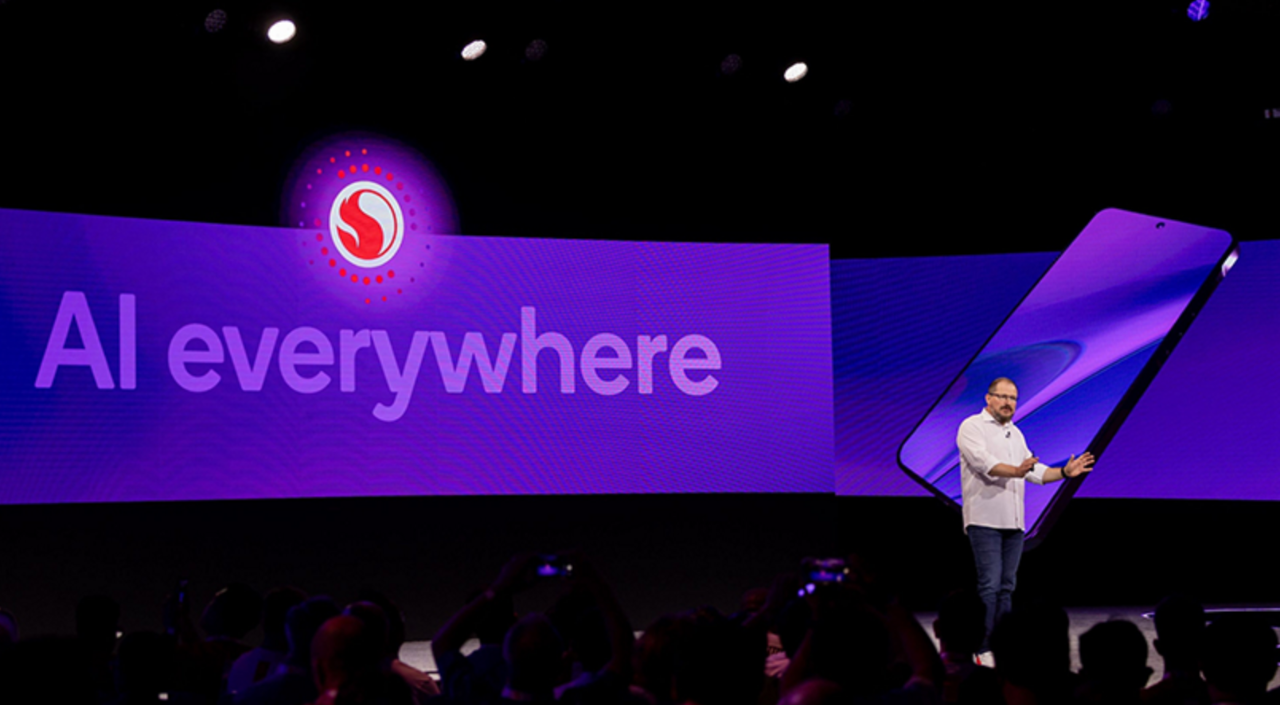 高通公司总裁兼 CEO 安蒙在峰会上预测未来趋势｜图片来源：高通