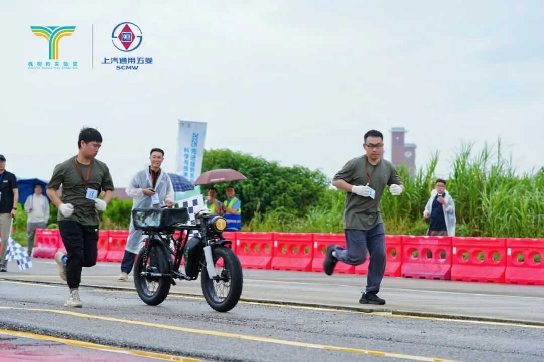 ▲ 越野竞速摩托车