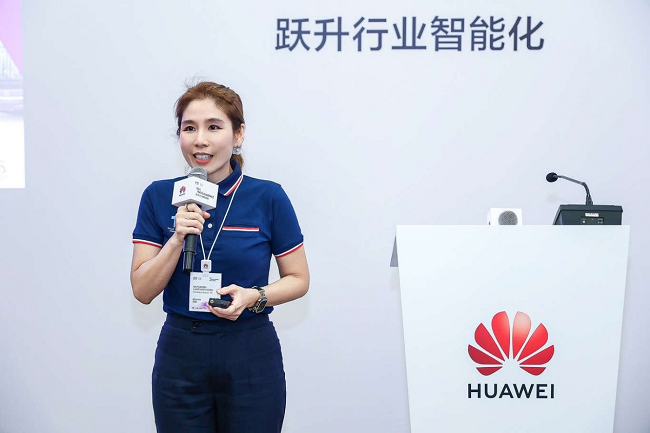     泰国的含笑巴士有限公司（TSB）营销与品牌副总裁NapasornLamthanthong