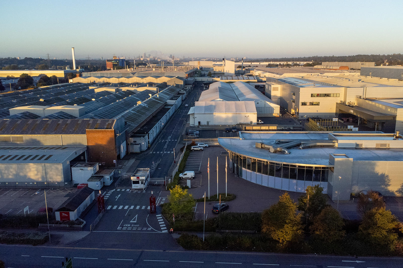 ▲9月26日，英国卡斯尔布罗姆维奇捷豹路虎汽车制造厂 图据视觉中国