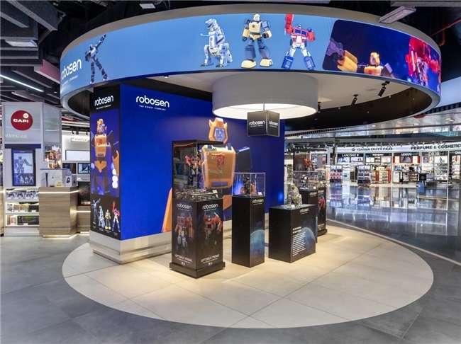 图|位于中东阿联酋Capi数码店的「乐森机器人」品牌专柜