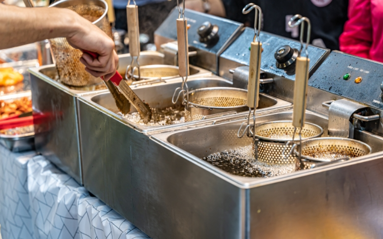 ▲资料图：连锁餐饮企业覆盖地域广、交易量大、所涉人群多。图/IC photo