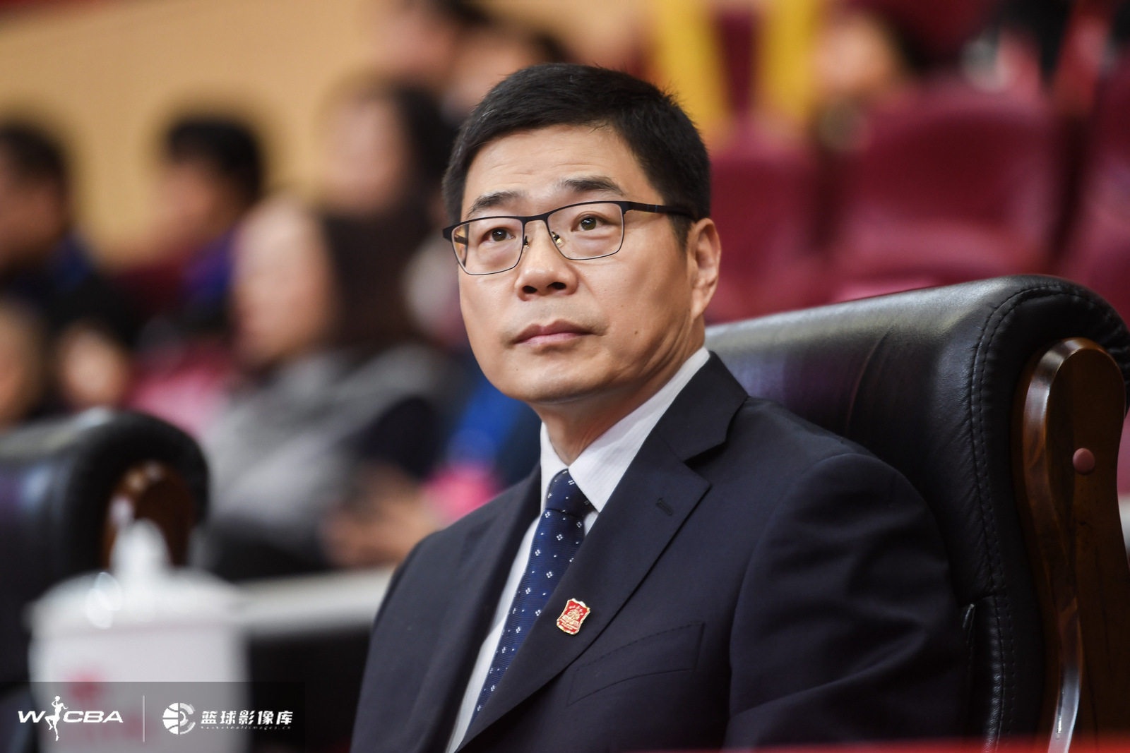 媒体人：CBA球员在网上别随意跟球迷吵架 篮协已明确违规言行范畴