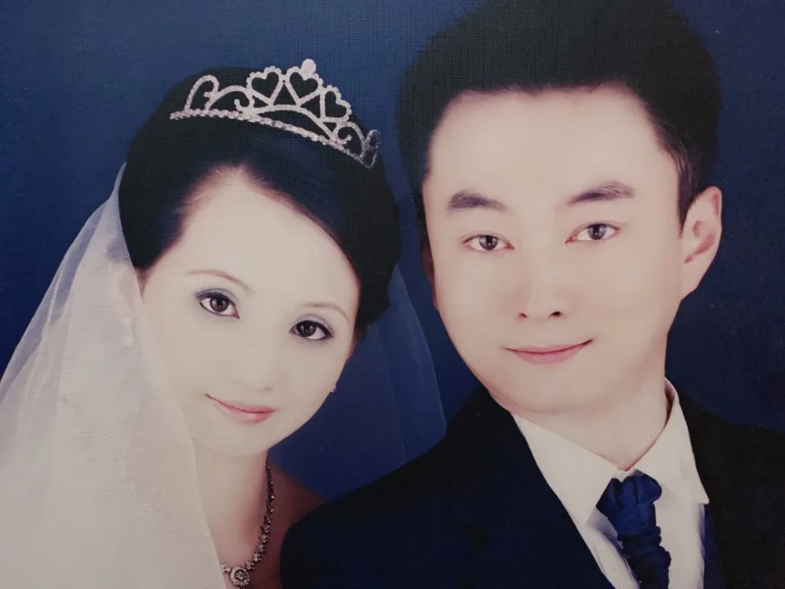 黄韬与翁淑华结婚照图源：红星新闻