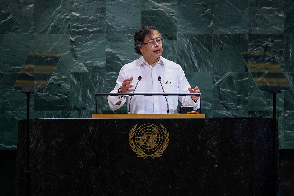 哥伦比亚总统撤换部分驻华使馆外交官：破坏两国关系，必须走人