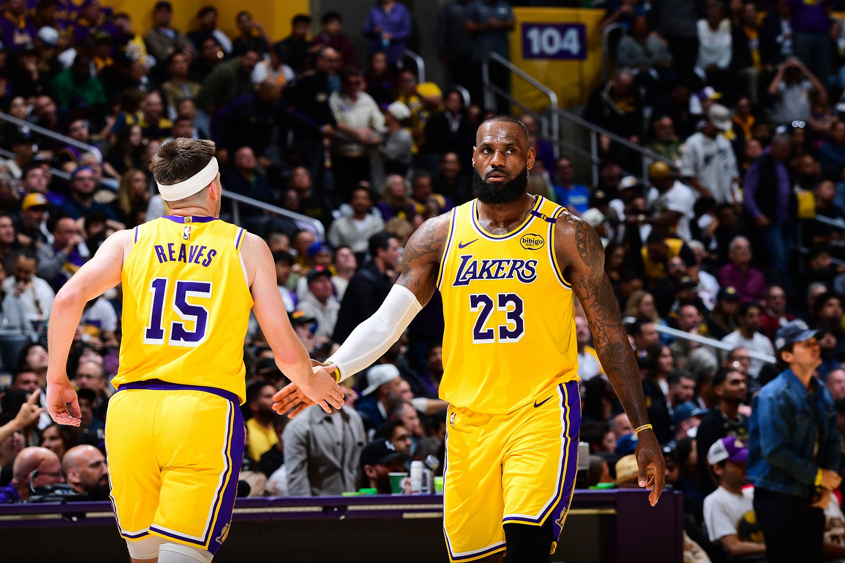 里夫斯：就算勒布朗六年前退役他仍是GOAT 他继续打就是因为热爱