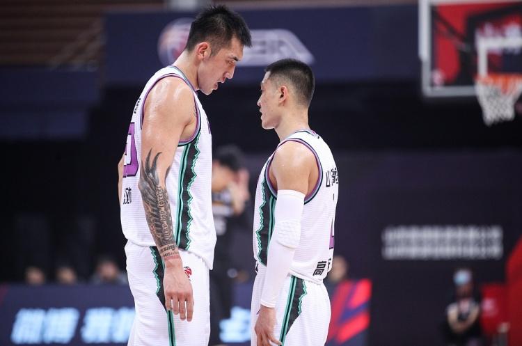 媒体人：山东男篮训练量不小 高诗岩&陈林坚等4人将离队备战全运