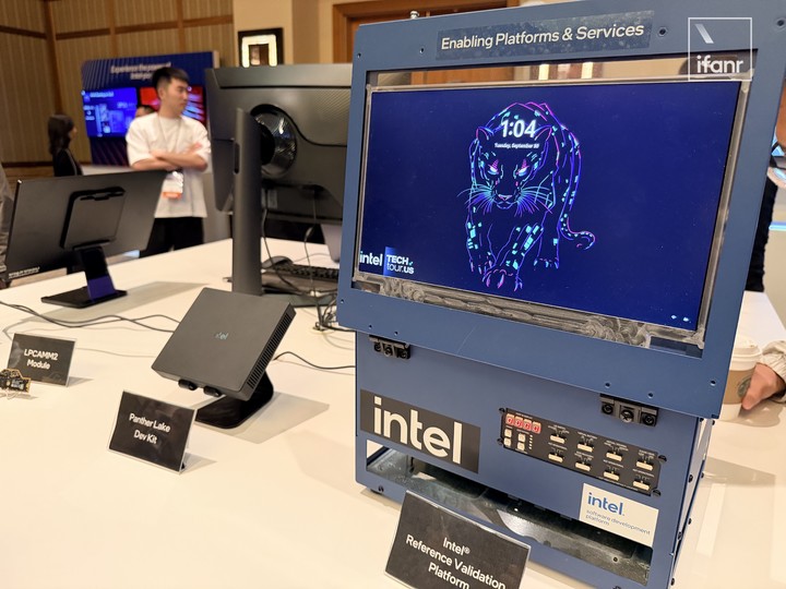 ▲ Panther Lake 开发机，可以看到不同的尺寸规格差异