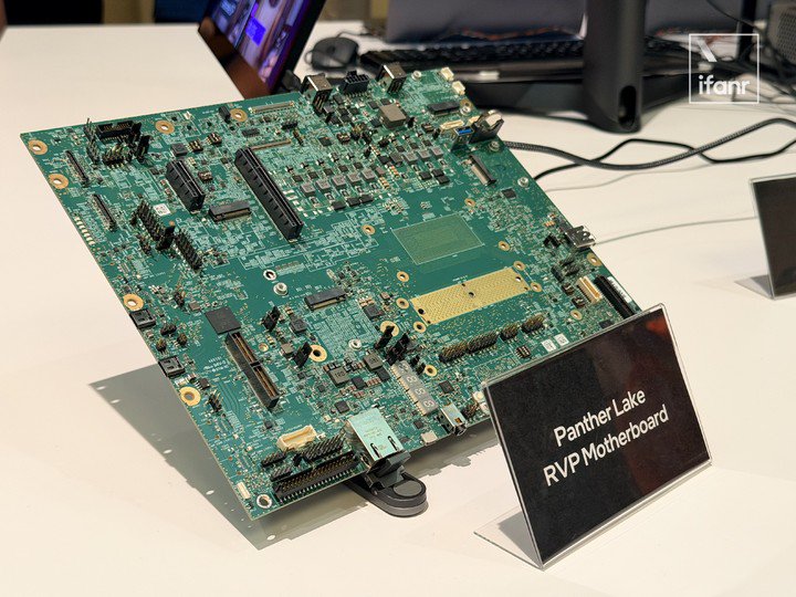 ▲ Panther Lake 主板开发板