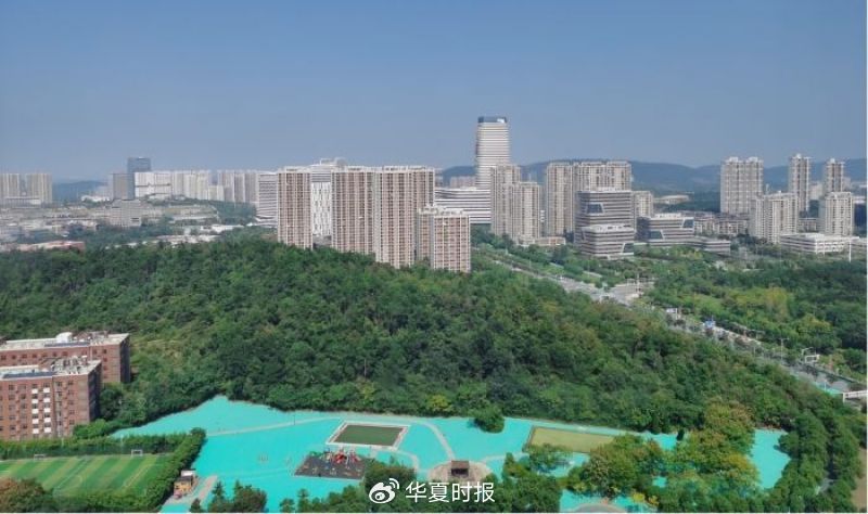 武汉光谷楼市。董红艳/摄