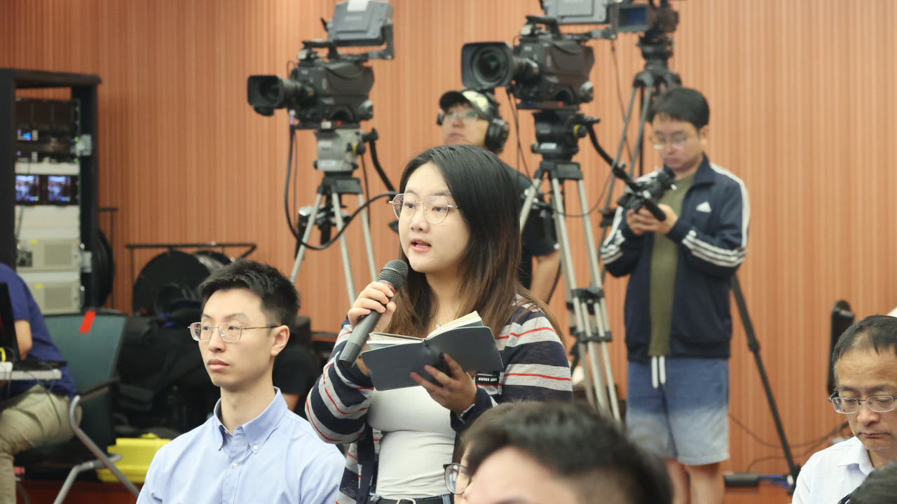 上海证券报记者提问