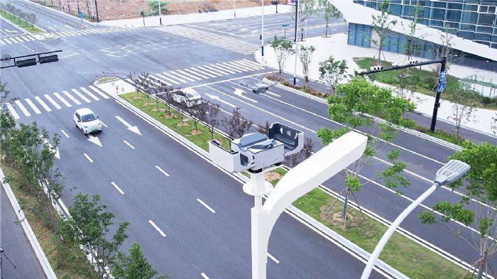     ▲浦江高铁站前大道｜中国芯+中国系统”