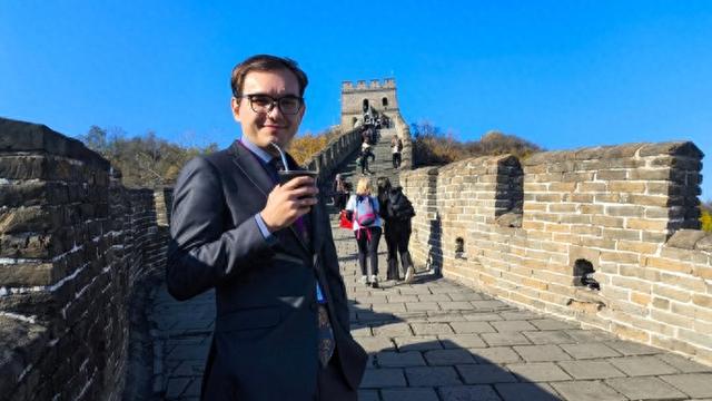 青年研究者卜睿哲：我外祖父曾参与批准智利开设中国首个贸易办事处的相关事宜|智利_新浪财经_新浪网