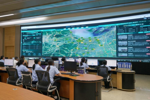 “一网统飞”平台指挥大厅